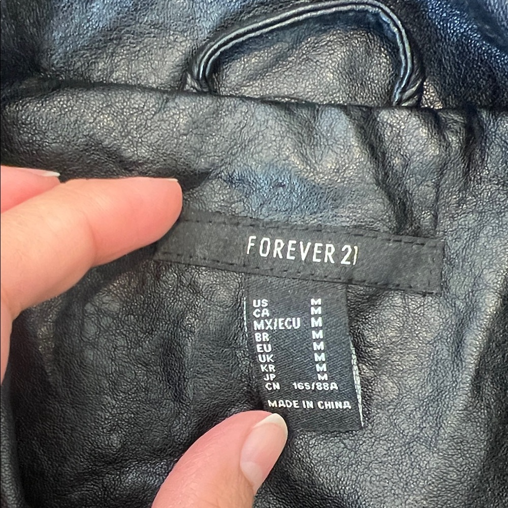 Forever 21 Black Faux Leather Biker Vest with Silver Hardware - Picture 4 of 4